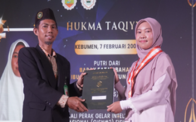 Dibesarkan di Lingkungan Pesantren, Lolos Ilmu Fisika ITS Surabaya! Kisah Hukma Attaqiya Buktikan Santri Bisa Bersinar di Dunia Sains Tanpa Meninggalkan Nilai-Nilai Keislaman