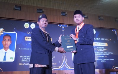 Tangis Haru Pecah di Haflah Akhirussanah! Calon Mahasiswa UNDIP Ini Sampaikan Pesan Menyentuh tentang Orang Tua dan Madrasah yang Mengubah Masa Depannya